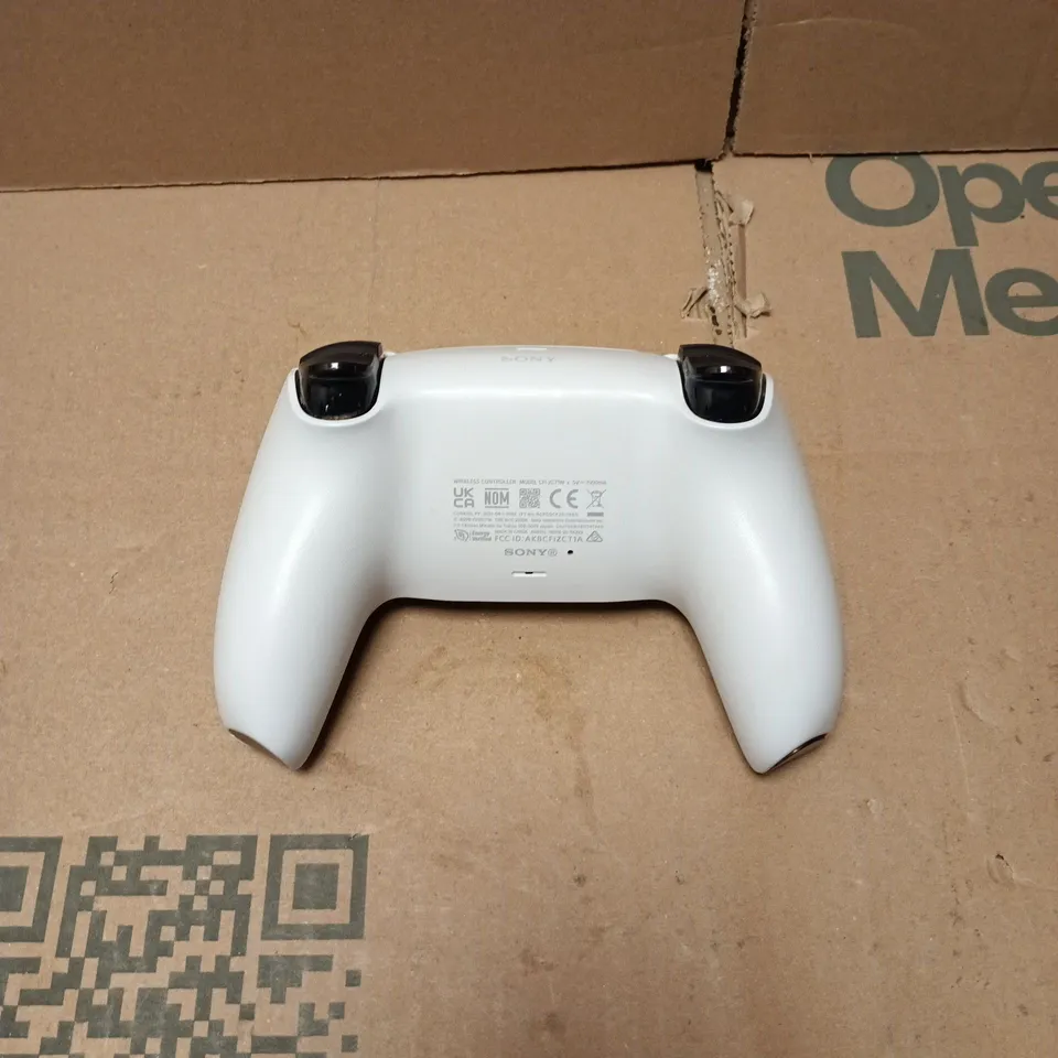 SONY PLAYSTATION 5 DUALSENSE WIRELESS CONTROLLER – WHITE