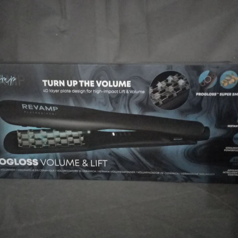 BOXED REVAMP PROGLOSS VOLUME&LIFT