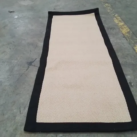 QUALITY DESIGNER AREA RUG - APPROXIMATELY 145x60cm