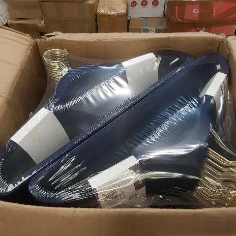 BOX OF APPROXIMATELY 6x 30PCS KEPLIN VELVET CLOTHES HANGERS