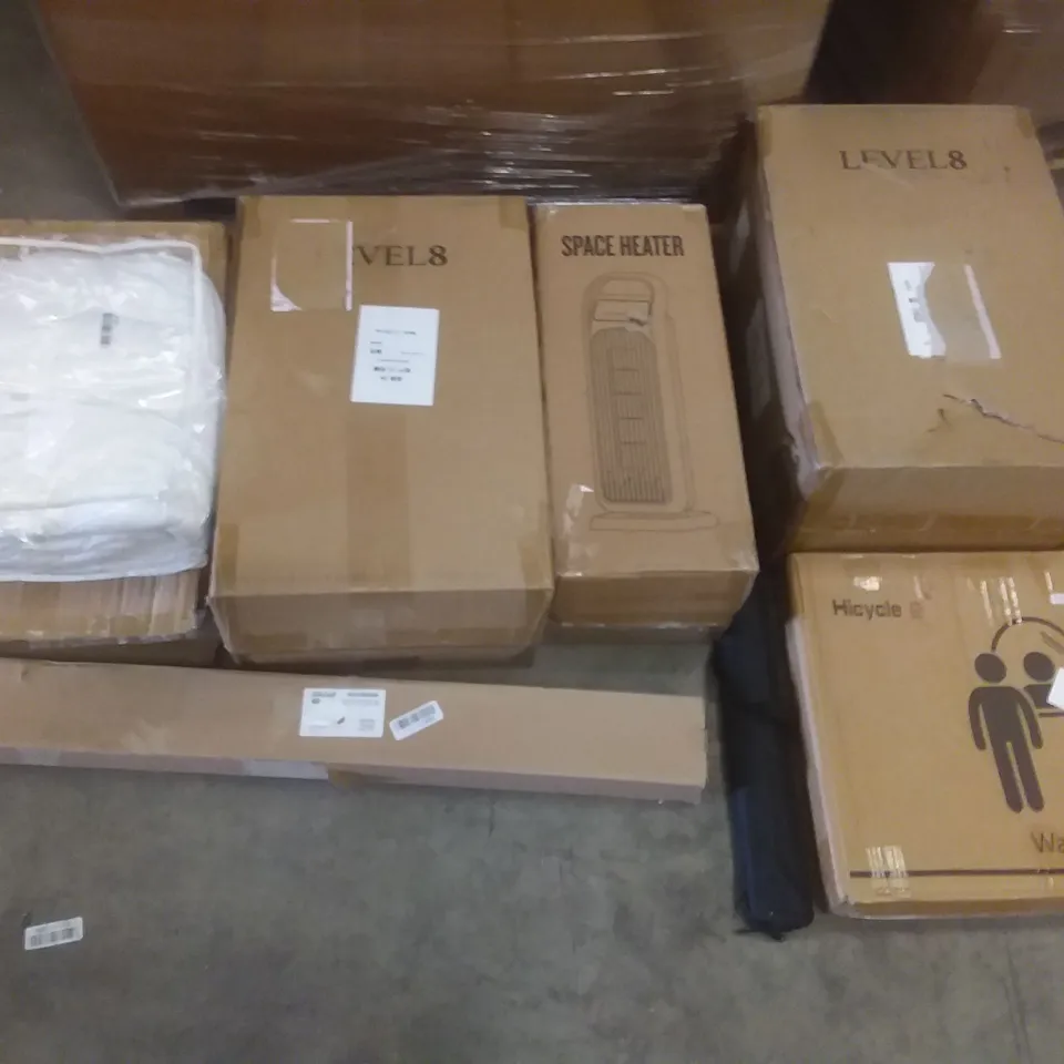 PALLET OF ASSORTED ITEMS INCLUDING HIGHCLERE 2 WALL MIRROR, SPACE HEATER, LEVEL 8, LUNA WEIGHTED BLANKET, DSEAP WALL COAT RACK, WKWKER ROLLING STOOL 