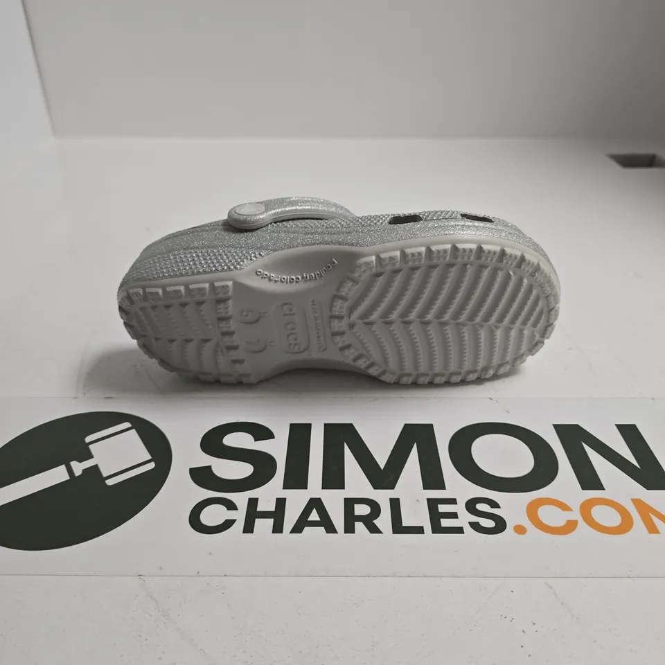 UNBOXED PAIR OF CROCS CLASSIC GLITTER CLOGS - UK M4/W5