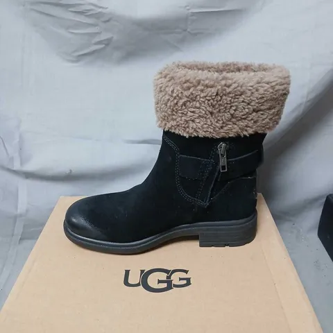 UGG HARRISON CUFF BOOT – BLACK LEATHER WITH TAN SHEARLING CUFF, UK SIZE 6 (WOMEN)