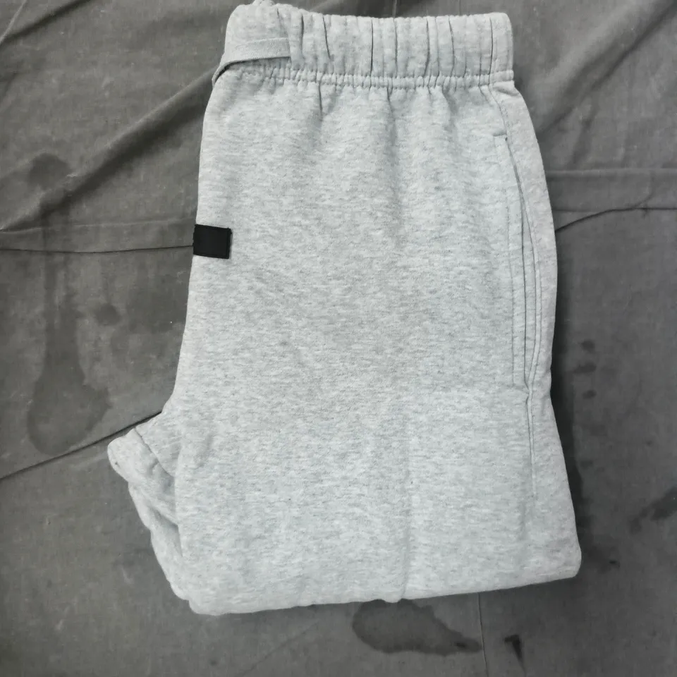 ESSENTIALS FEAR OF GOD JOGGERS IN GREY SIZE MEDIUM