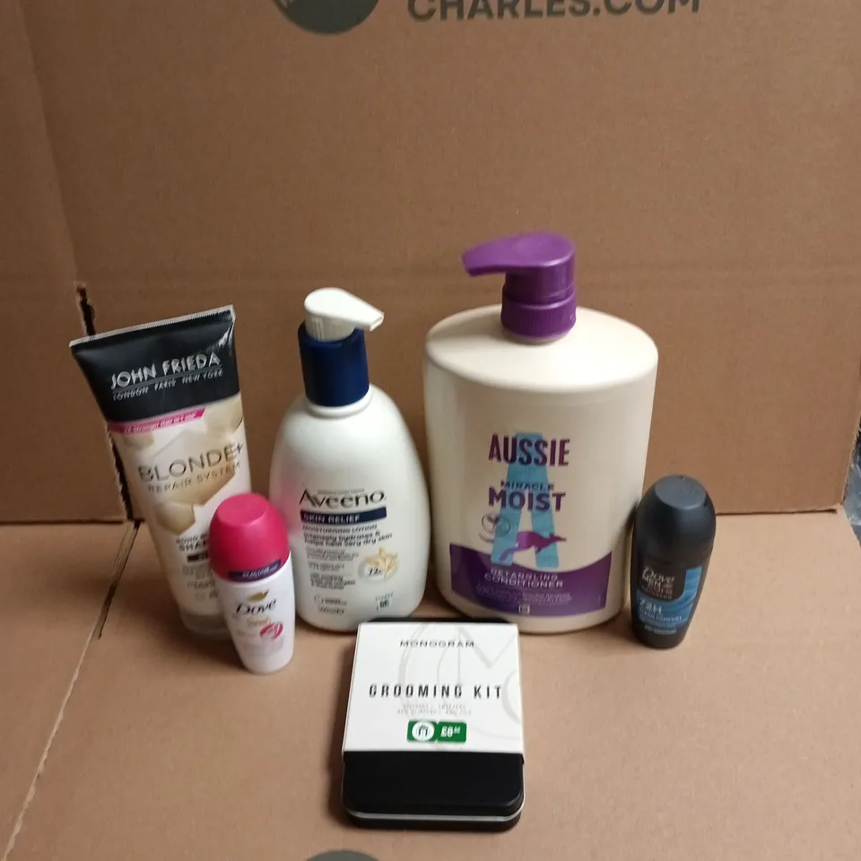 APPROXIMATEY 20 ASSORTED HEALTH AND BEAUTY PRODUCTS TO INCLUDE - DOVE ROLL ON DEODORANT - AUSSIE MIRACLE MOIST DETANGLING CONDITIONER AND MONOGRAM GROOMING KIT