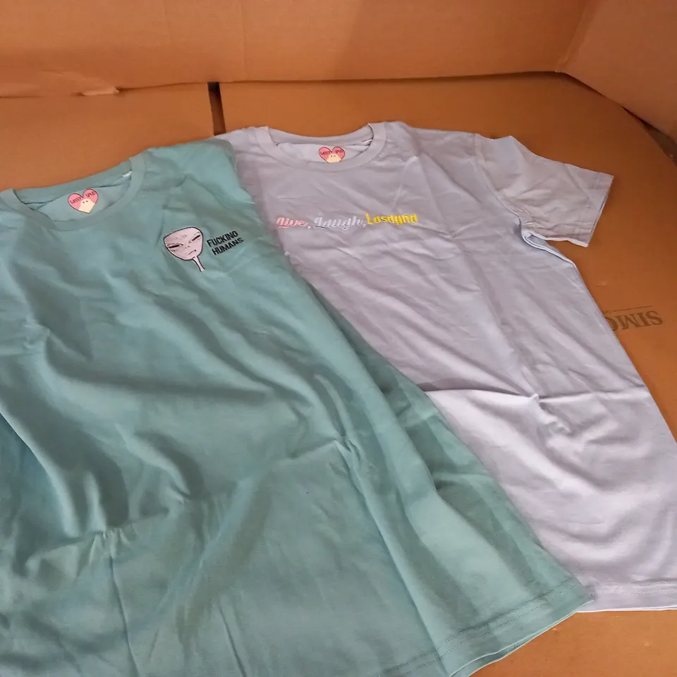 LOT OF 2 SUSSY SPUD T-SHIRTS - M