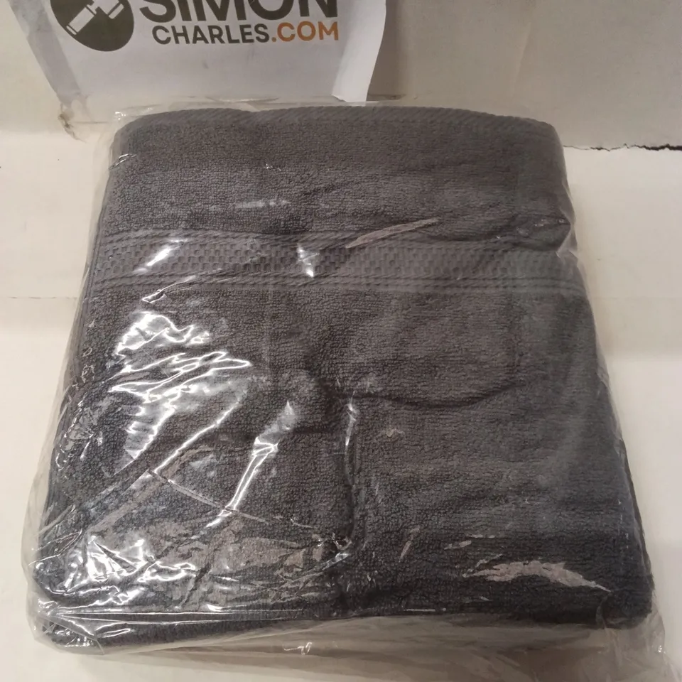 GREY FOLDED TOWEL 