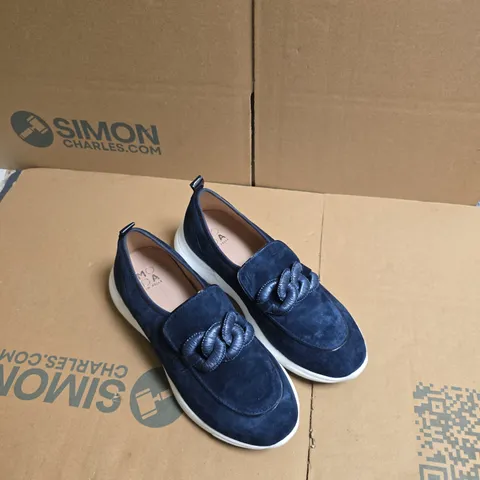 MODA IN PELLE NAVY SUEDE LOAFERS, UK 7 (EU 40) – KNOT DETAIL