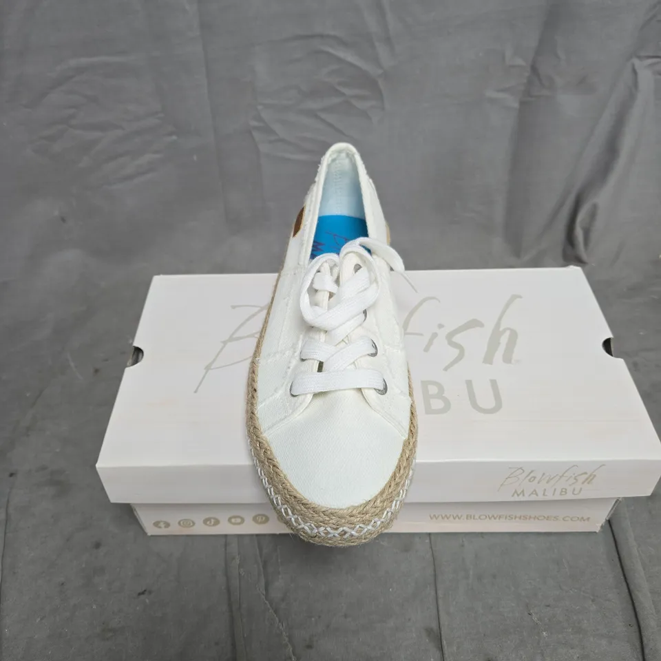 BLOWFISH MALIBU WOMEN'S WHITE CANVAS ESPADRILLE SNEAKER – BOXED SIZE 6