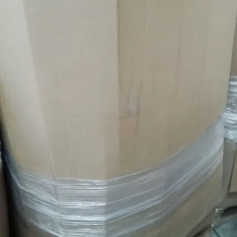 PALLET CONTAINING A LARGE QUANTITY OF PILLOWS 