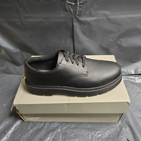 CLARKS LORCAM LOOP KIDS BLACK LEATHER SHOES – UK 5½ (EU 39), BOXED