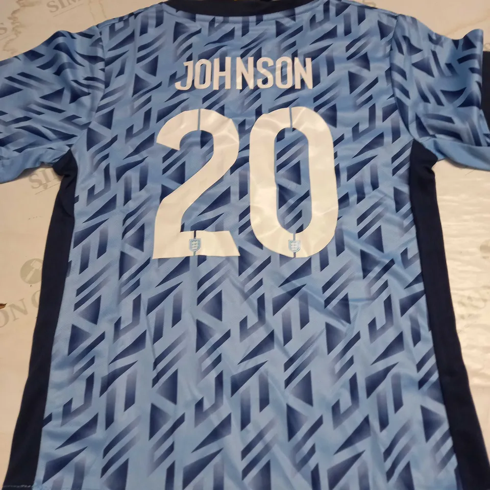 ENGLAND FC AWAY KIT WITH JOHNSON 20 ON THE BACK SIZE 20 - KIDS