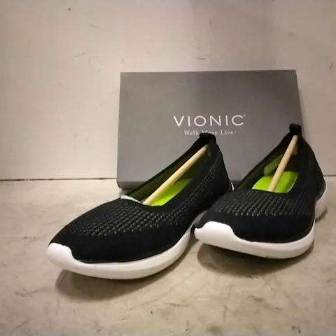 BOXED VIONIC BALLERINA, BLACK , SIZE 4 , 4 PAIRS