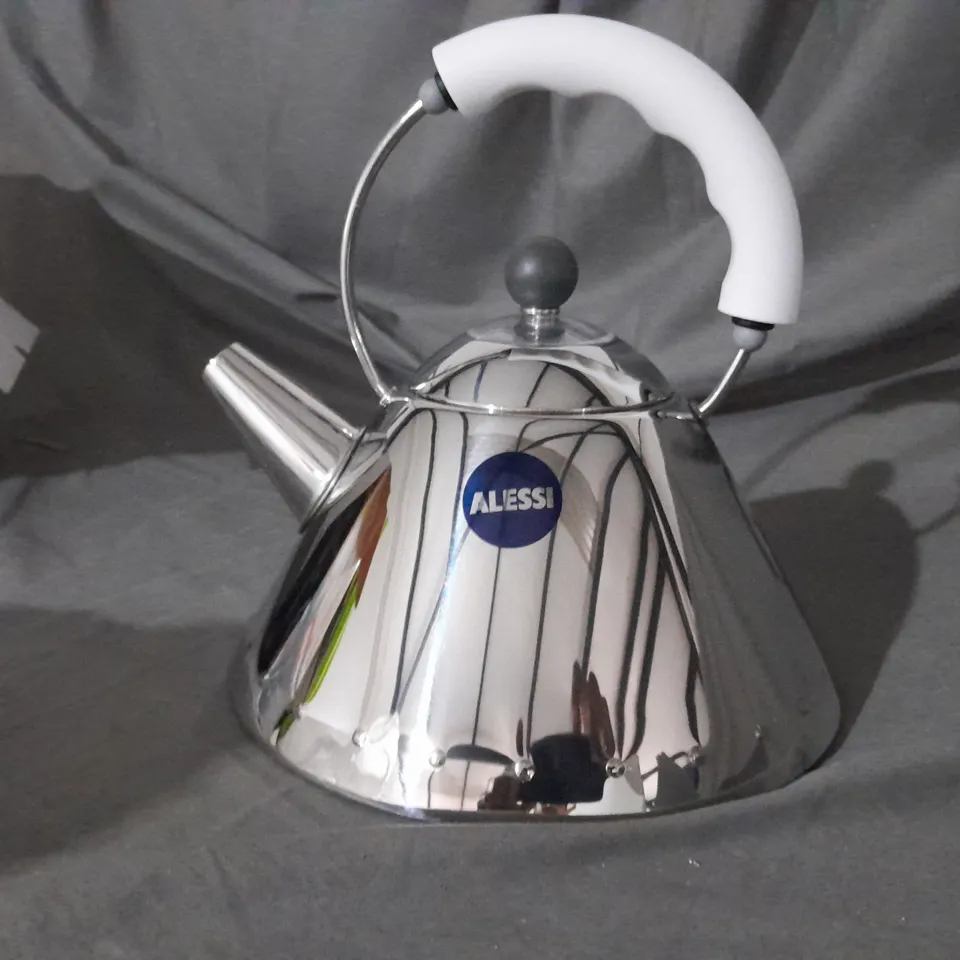 BOXED ALESSI MICHAEL GRAVES KETTLE 9093 