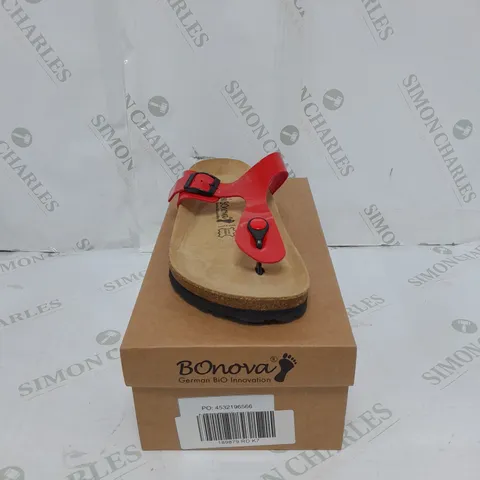 BONOVA RED SANDALS SIZE 7