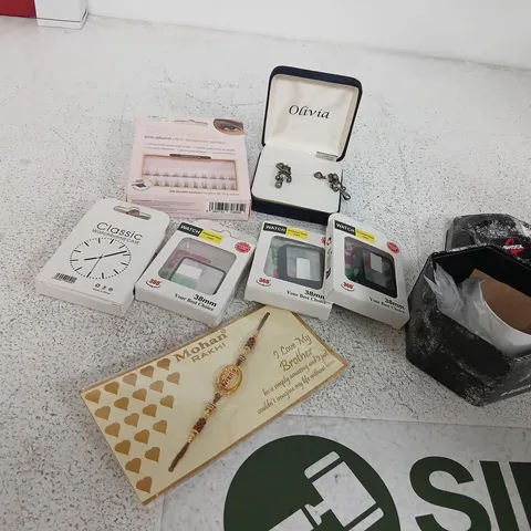 LARGE QUANTITY OF ASSORTED JEWELLERY AND ACCESSORIES