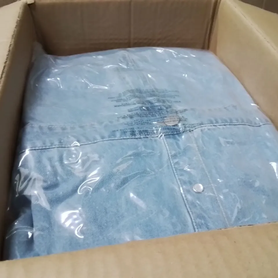 BOXED BRAND NEW APPROXIMATELY 9 JD WILLIAMS SHIRT DRESS LIGHT WASH SIZE 24