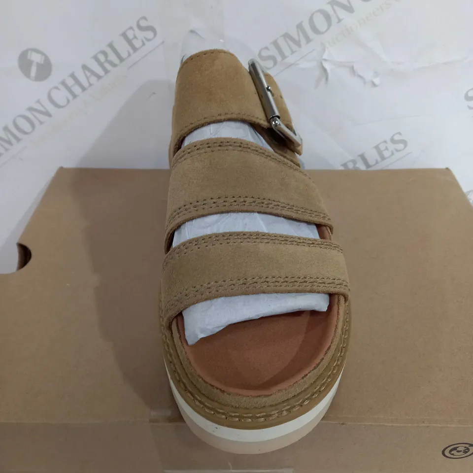 BOXED CLARKS ORIANNA OVER CHUNKY SUEDE SANDALS, DARK SAND - SIZE 5
