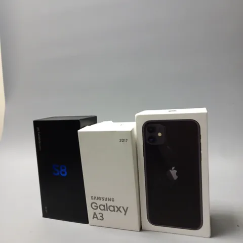 LARGE QUANTITY OF PHONE BOXES TOO INCLUDE SAMSUNG AND IPHONE - COLLECTION ONLY 