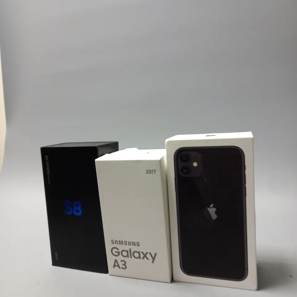 LARGE QUANTITY OF PHONE BOXES TOO INCLUDE SAMSUNG AND IPHONE - COLLECTION ONLY 