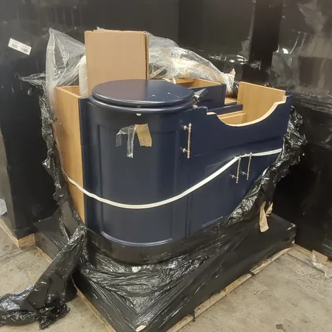 PALLET CONTAINING A LARGE QUANTITY OF BATHROOM FURNITURE PARTS INCLUDING: BATHROOM UNIT PARTS ECT