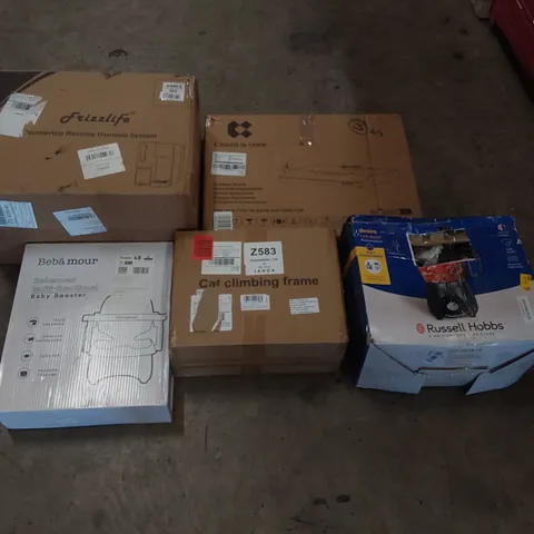 PALLET OF ASSORTED ITEMS INCLUDING: REVERSE OSMOSIS SYSTEM, BLENDER, COOKER HOOD, BABY BOOSTER SEAT, CAT CLIMBING FRAME ECT