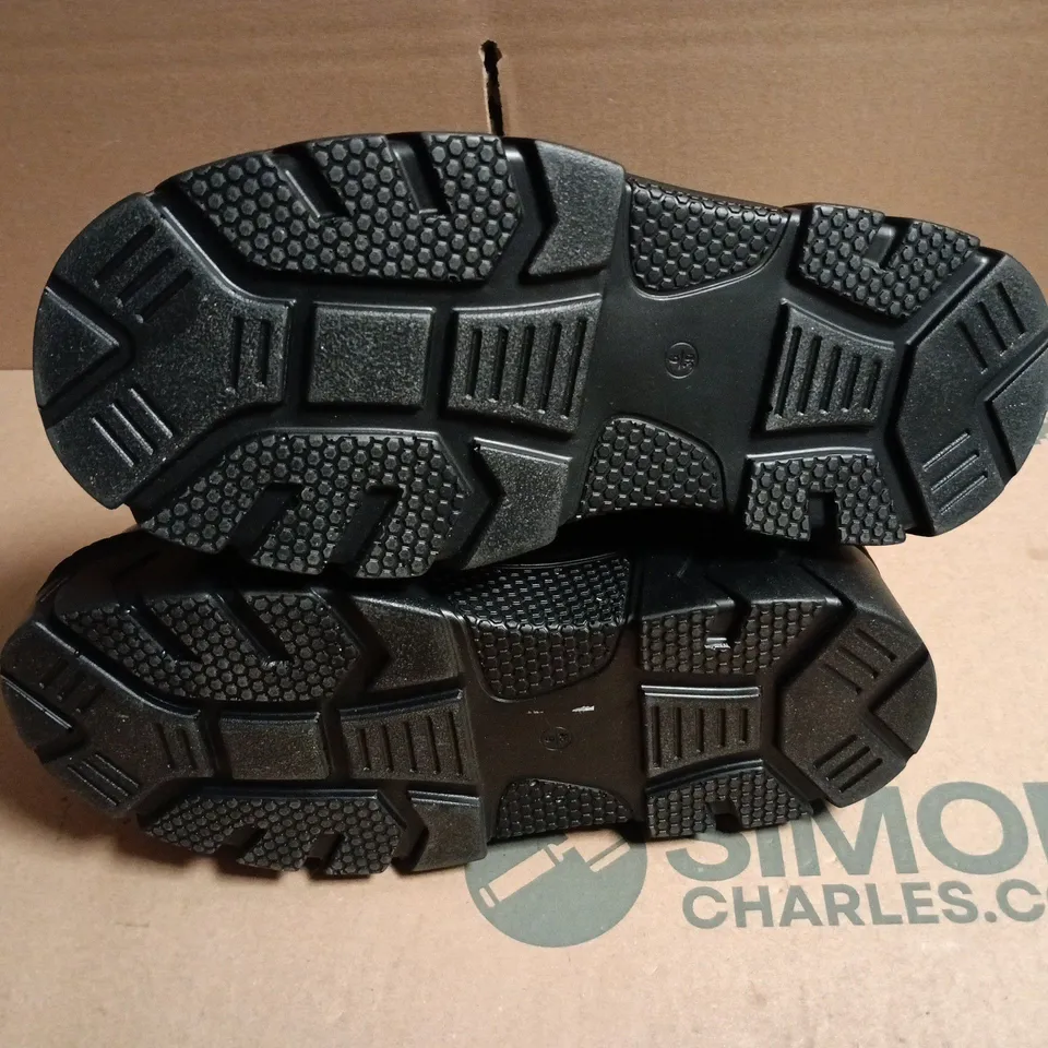 BOXED KOI DEATHWATCH TRIDENT PLATFORM BOOTS IN BLACK - UK6