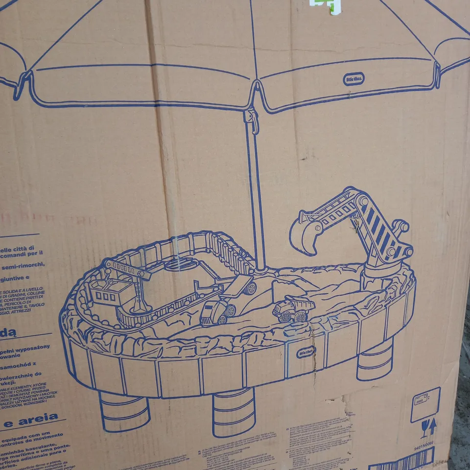 BOXED LITTLE TYKES BUILDERS BAY SAND AND WATER TABLE - COLLECTION ONLY RRP £174.99