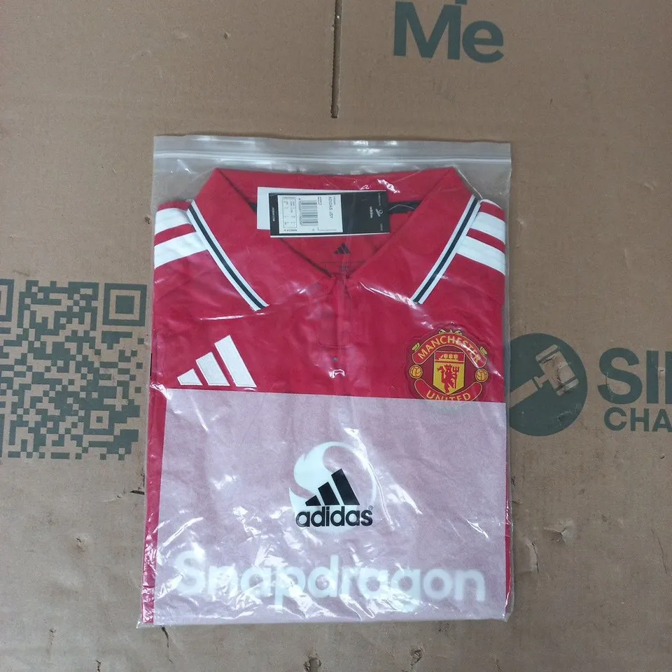 BAGGED ADIDAS MANCHESTER UNITED FOOTBALL JERSEY IN RED SIZE LARGE