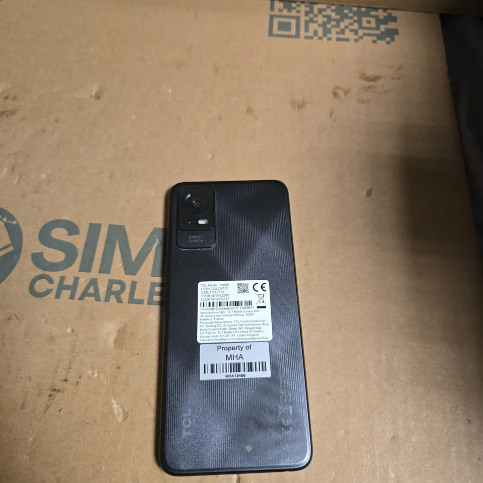 TCL SMARTPHONE – BLACK, CRACKED SCREEN