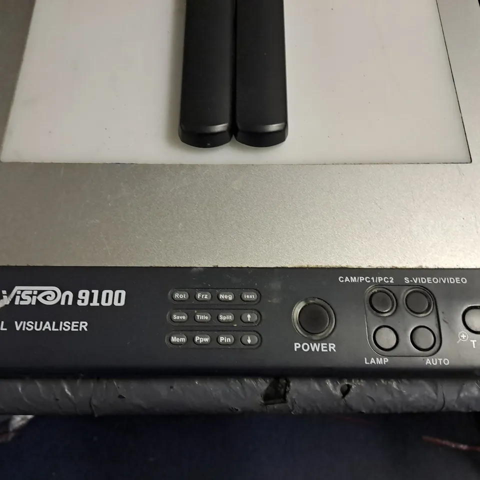 UNBOXED GENEE VISION 9100 DIGITAL VISUALISER