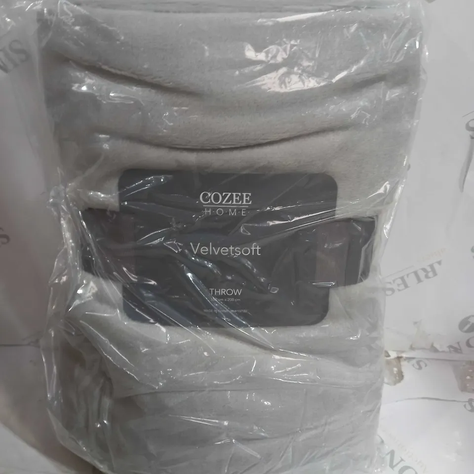 COZEE HOME SOFT THROW IN GREY
