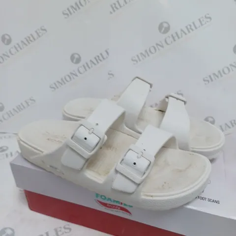 BOXED SKETCHERS FOAM SANDALS