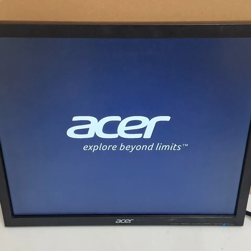 UNBOXED ACER 17" LCD MONITOR - V176L