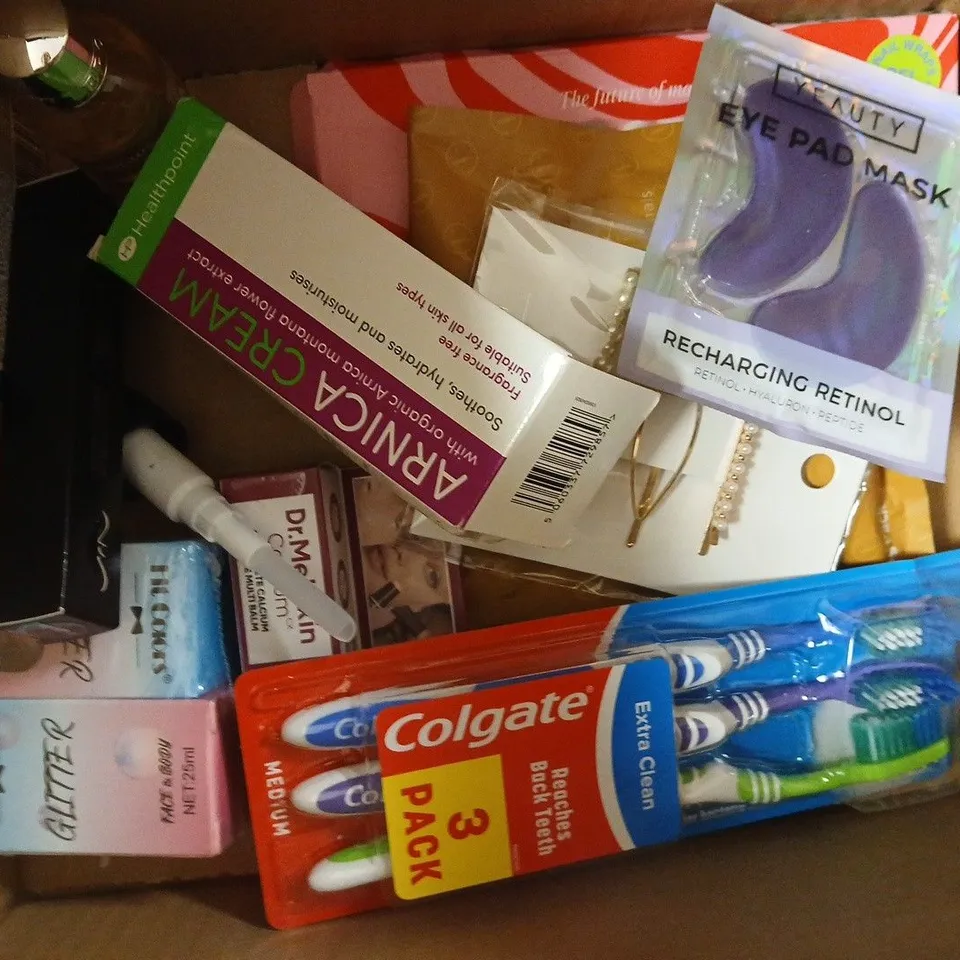 APPROX 12 ASSORTED BEAUTY PRODUCTS TO INCLUDE NATURE SPELL HAIR OIL, PLOUISE CLEANSER, MINIML HAND WASH, ETC