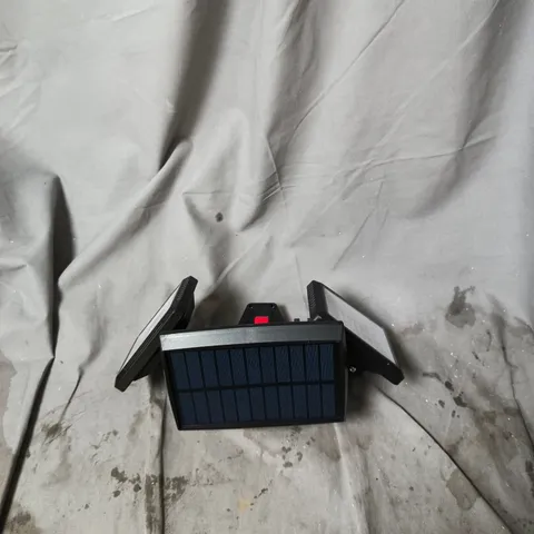 SOLAR POWERED GARDEN & PATIO OUTDOOR LED FLOODLIGHT – DUAL ADJUSTABLE HEADS 