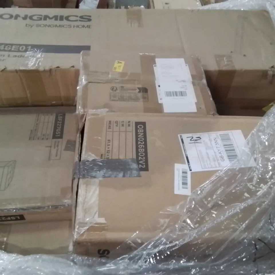 PALLET CONTAINING VARIOUS ASSORTED BOXED ITEMS TO INCLUDE: OFFICE CHAIR, ALUMINIUM LADDER STORAGE OTTOMAN, BOOKCASE ECT.