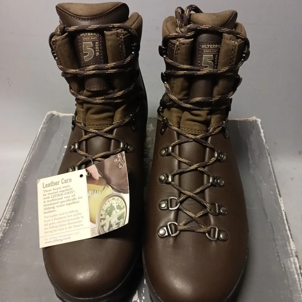 BOXED PAIR OF ALTBERG HIKING BOOTS, MID BROWN - UK SIZE 10