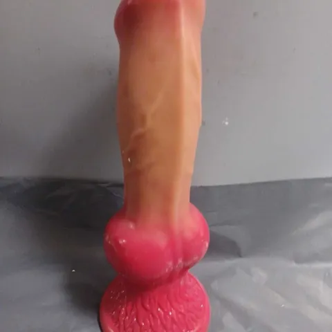 GIRTHY 7" DILDO WITH SUCTION