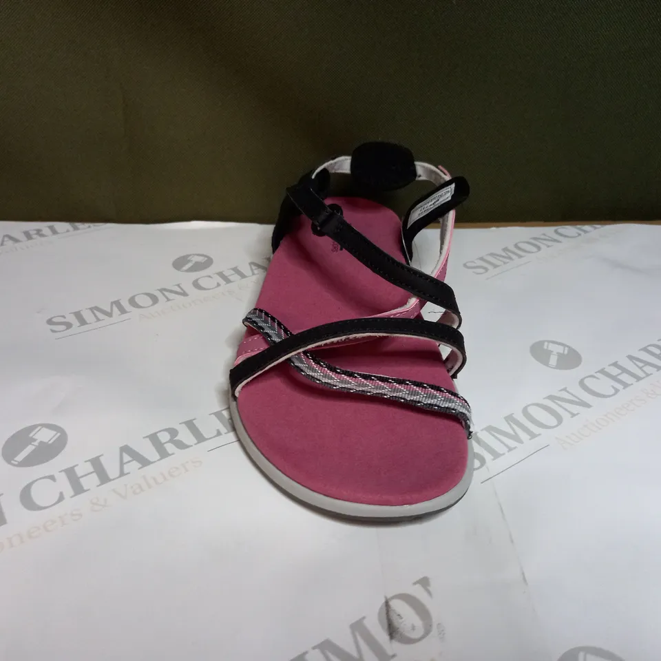 REGATTA LADY ROMA SANDALS SIZE 6