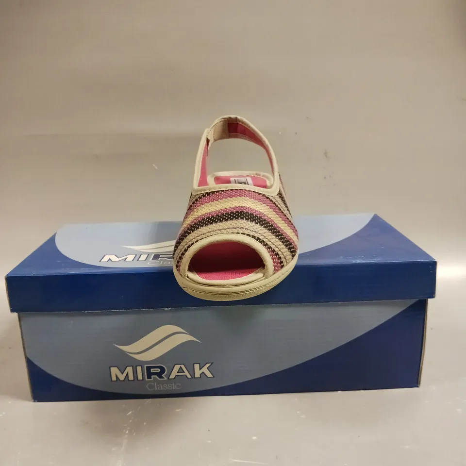 BOXED PAIR OF MIRAK OPEN TOE SLIP ON SANDLES IN PINK - SIZE 5