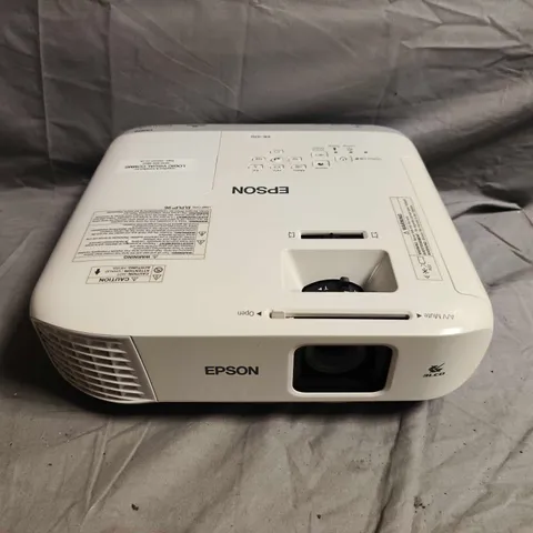 EPSON LCD PROJECTOR – MODEL H665B