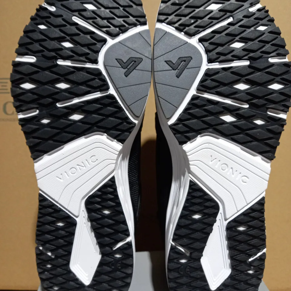 VIONIC FULTON DOMINIC BLACK MENS TRAINERS - SIZE 9