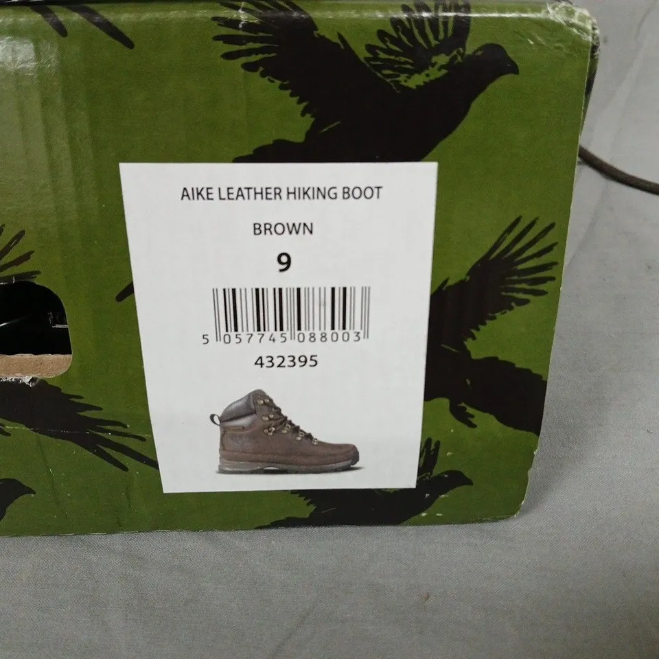 BOXED AIKE LEATHER HIKING BOOT BROWN – UK 9