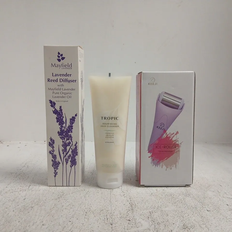 APPROXIMATELY 20 ASSORTED COSMETIC ITEMS INCLUDING VARIOUS MAKES AND BRANDS - COLLECTION ONLY