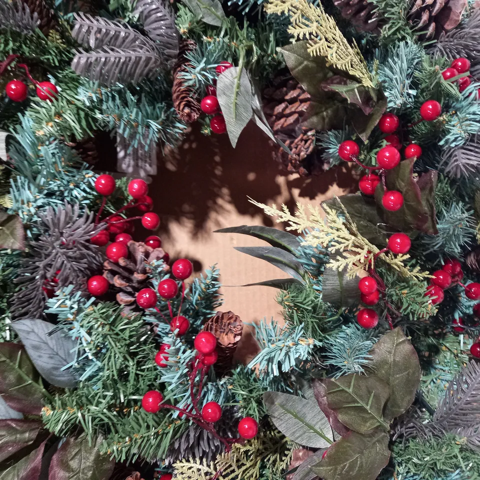 DESIGNER PRE-LIT RED BERRY CHRISTMAS WREATH - 80 CM RRP £44.99