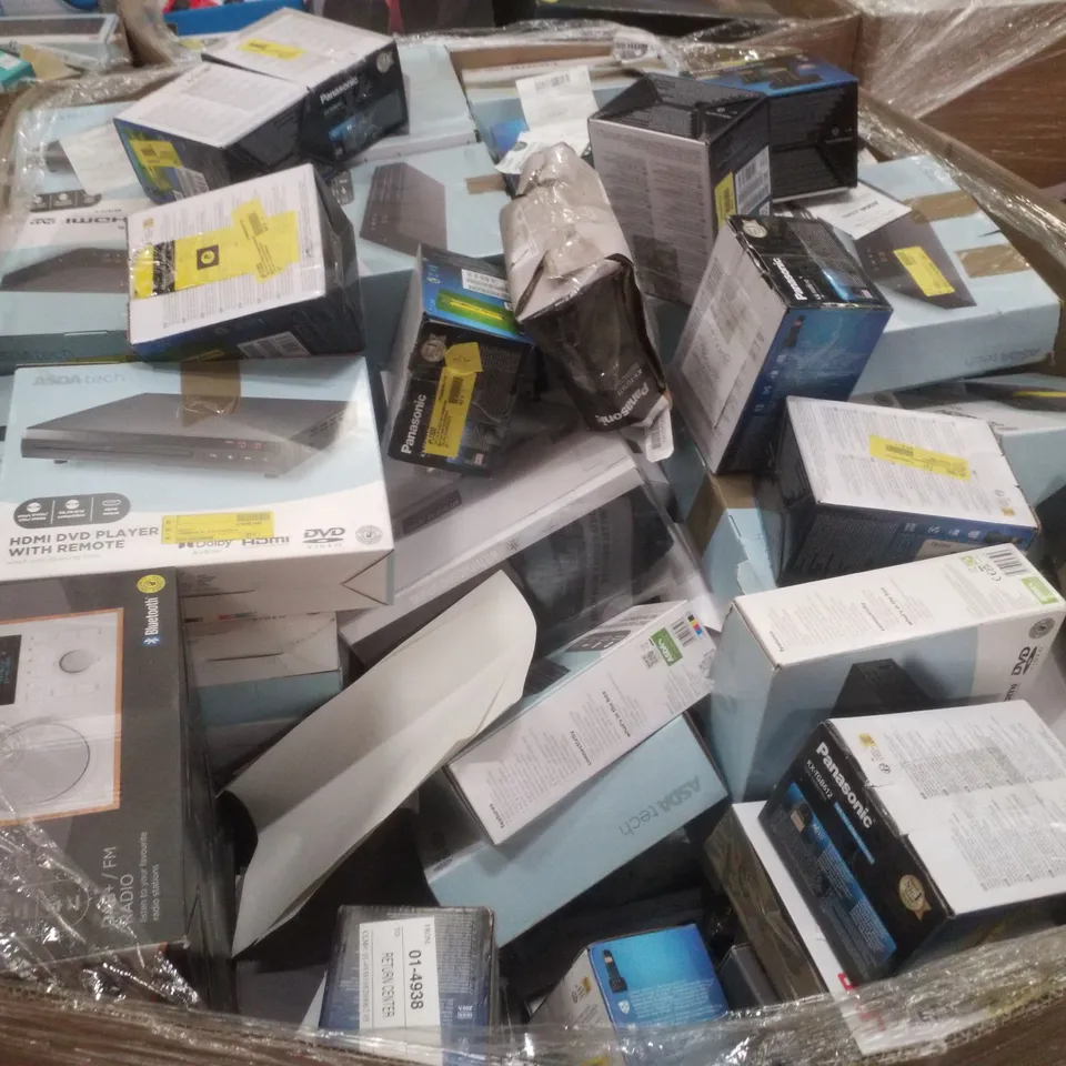 PALLET CONTAINING ASSORTED ELECTRICAL RETURNS INCLUDING DAB+/FM RADIO, DVD PLAYER WITH HDMI FUNCTION, DIGITAL CORDLESS PHONE, WIRELESS EARBUDS & BLUETOOTH JUICE SPEAKER