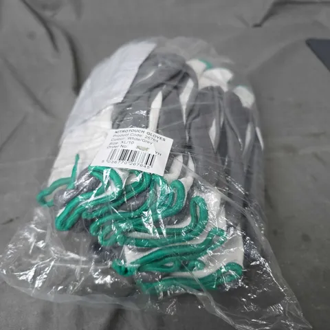 APPROXIMATELY 10 PAIRS OF NITROTOUCH PROTECTIVE GLOVES - XL