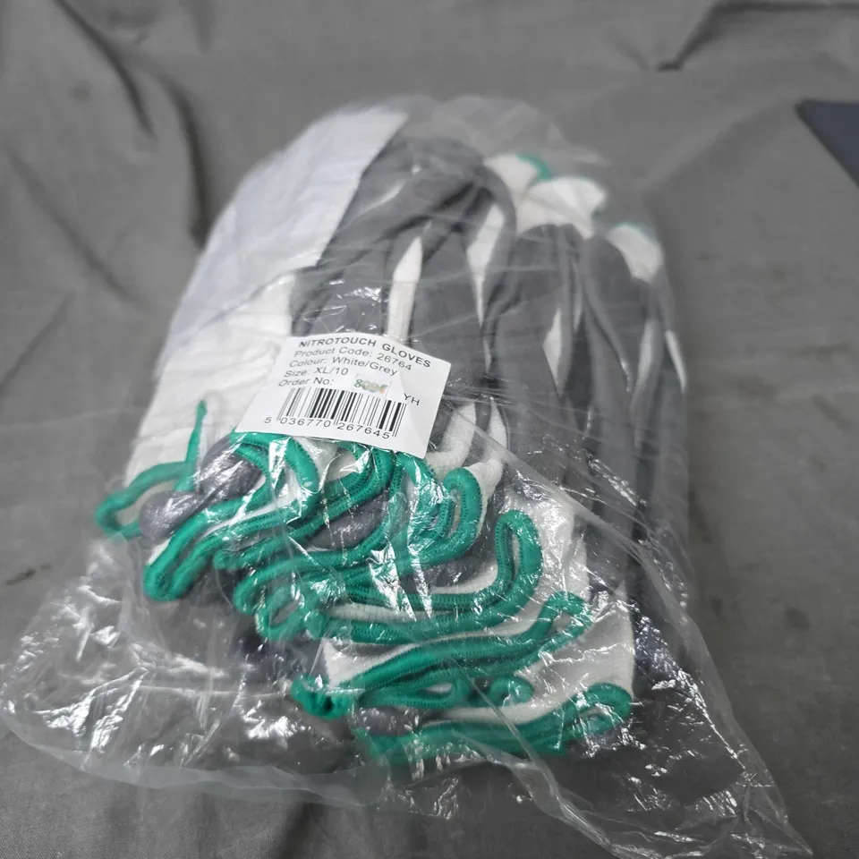 APPROXIMATELY 10 PAIRS OF NITROTOUCH PROTECTIVE GLOVES - XL