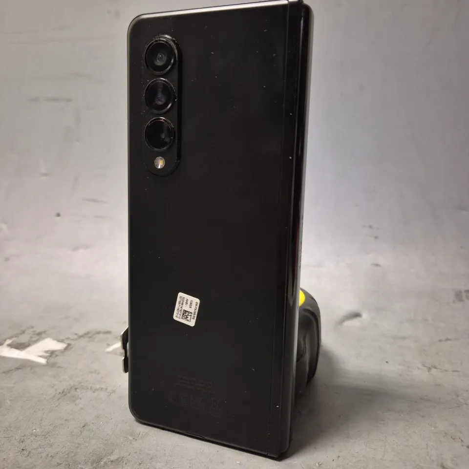 SAMSUNG GALAXY Z FOLD3